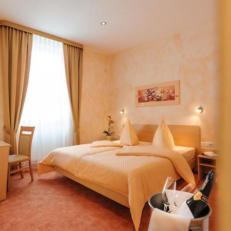 Hotel Mediterraneo Neustadt an der Weinstraße Habitación foto